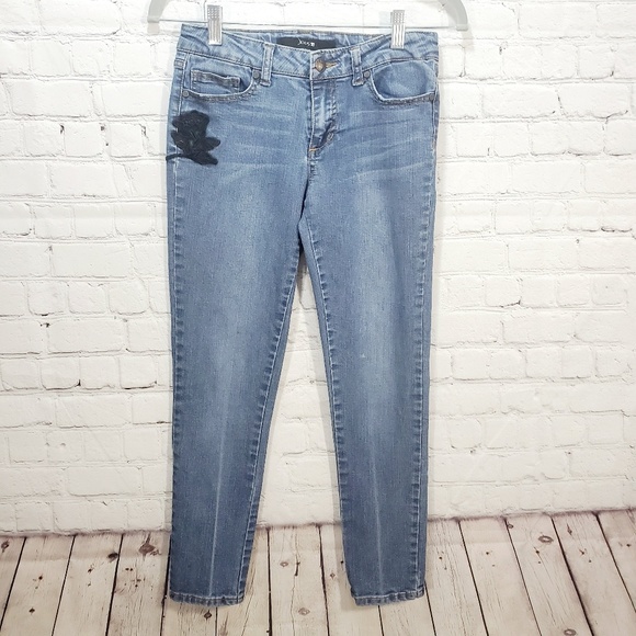 Joe's Jeans Other - 4x20 Joe's girls blue jeans black floral embroider